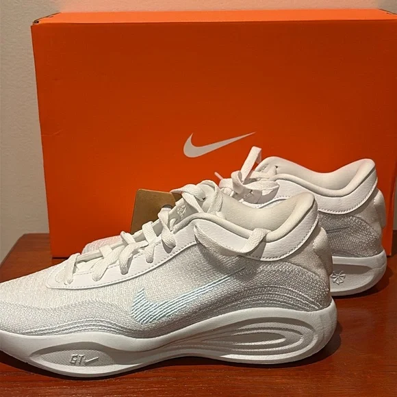 Nike GT Hustle Academy Basketball Shoes - Picture 10 of 15